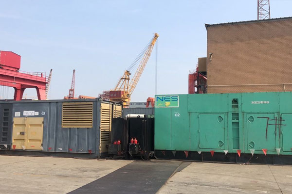 邻水发电机出租空气滤清器的清洁频率是多少？